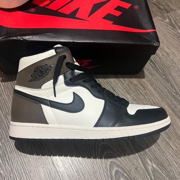 Air Jordan 1  retro (Dark Mocha) - Picture 5 of 11